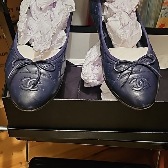 Authentic Chanel Ballerinas - Picture 7 of 9